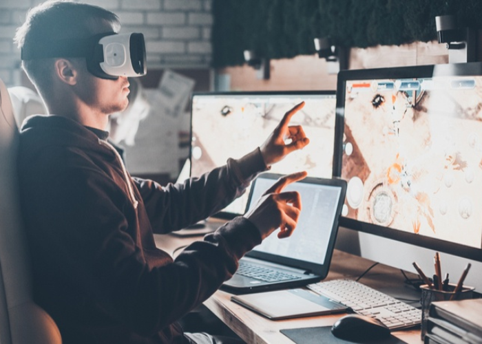 The Benefits of Virtual Reality and Augmented Reality